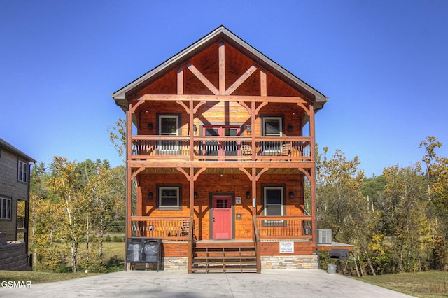 view of front of home featuring a porch