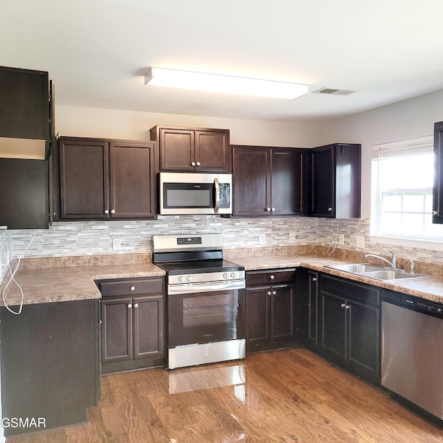 2565 Cottonwood Dr, Sevierville, TN 37876 - photo 5