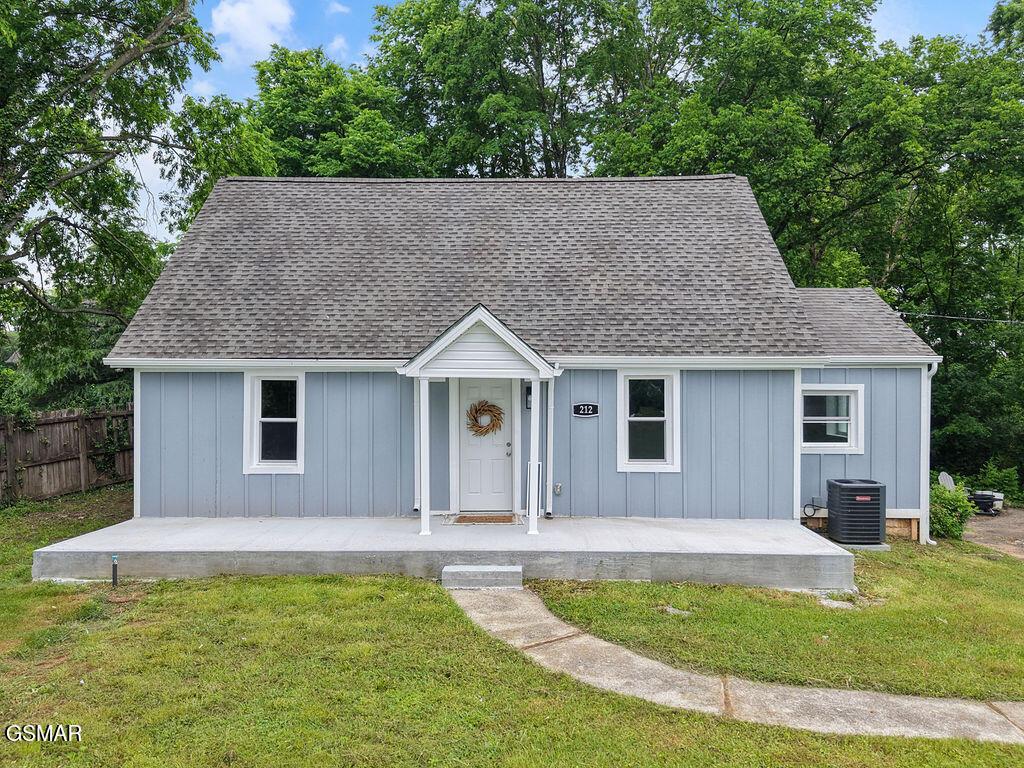212 N Cedar St, Maryville, TN 37801 - photo 1