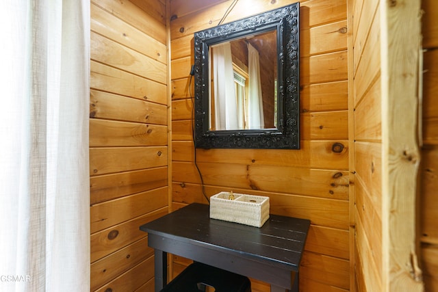 3186 Emerald Springs Loop, Pigeon Forge, TN 37862 - detailed view of wooden walls