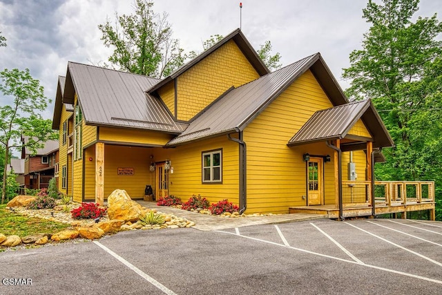 604 Cherokee Orchard Rd, Gatlinburg, TN 37738 - view of property featuring uncovered parking