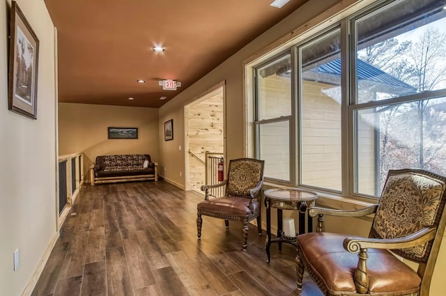 604 Cherokee Orchard Rd, Gatlinburg, TN 37738 - living area featuring wood finished floors, baseboards, and recessed lighting