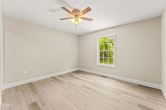 1039 Cedar Ln, Sevierville, TN 37862 - empty room featuring ceiling fan and light wood-type flooring