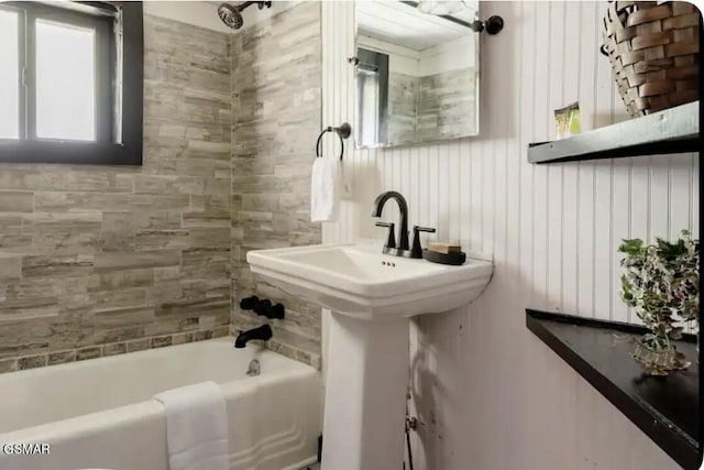 bathroom featuring shower / tub combination