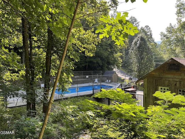 3709 Eagle Ln, Gatlinburg, TN 37738 - pool with fence
