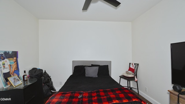 1625 Worth St, Knoxville, TN 37917 - bedroom featuring baseboards and a ceiling fan