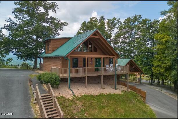 view of front of property with covered porch