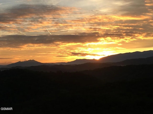 4610 High Vista Way, Pigeon Forge, TN 37863 - view of mountain background