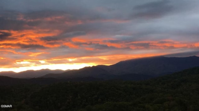 4610 High Vista Way, Pigeon Forge, TN 37863 - view of mountain background
