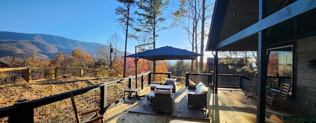 441 Matterhorn Dr, Gatlinburg, TN 37738 - deck featuring a mountain view and outdoor lounge area