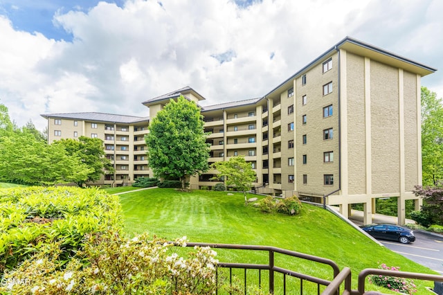 1704 Hidden Hills Rd Unit 504, Gatlinburg, TN 37738 - view of apartment building / complex with uncovered parking