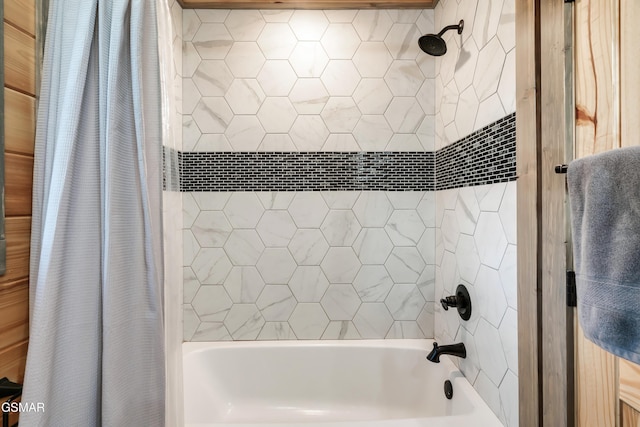 1013 Silver Poplar Ln, Sevierville, TN 37876 - bathroom featuring shower / bath combo