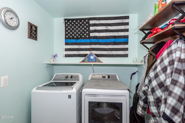 1725 River Mist Ln, Sevierville, TN 37876 - laundry room with washing machine and dryer