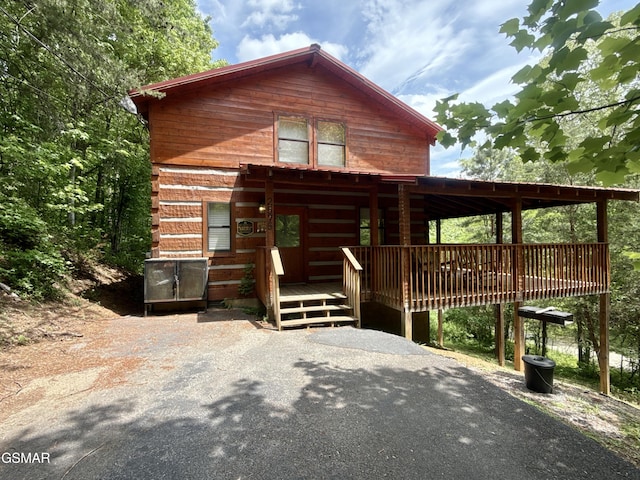 2575 Black Bear Ln, Sevierville, TN 37876 - cabin featuring a porch