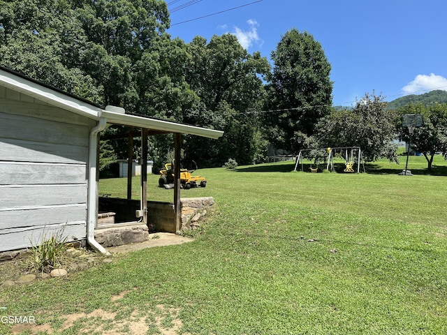 815 Hartsell Rd, Newport, TN 37821 - view of grassy yard