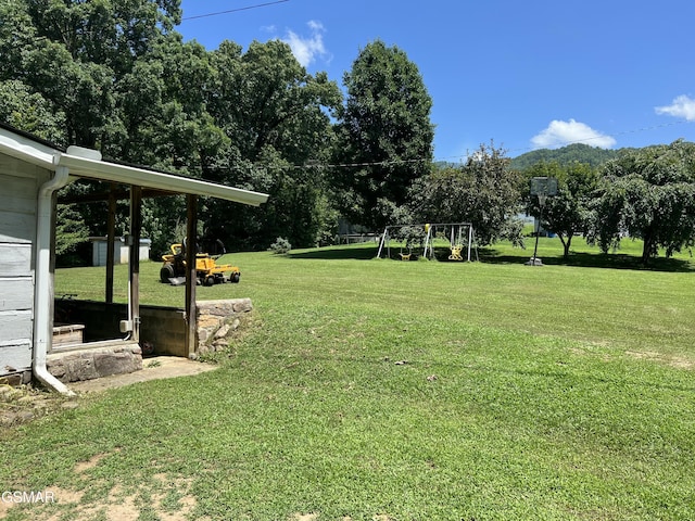 815 Hartsell Rd, Newport, TN 37821 - view of grassy yard