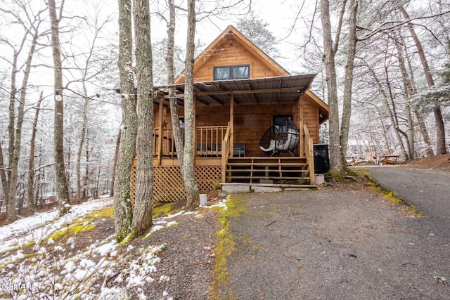 view of front of home with covered porch