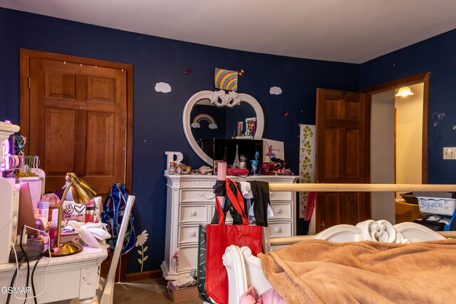 bedroom featuring carpet floors