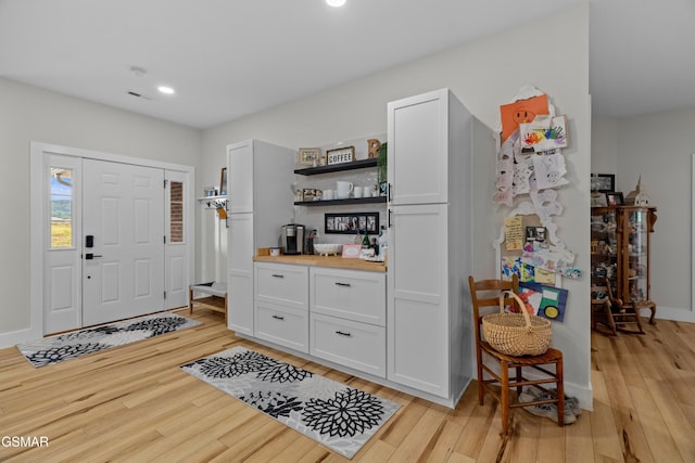 1032 Patriots Dr, Dandridge, TN 37725 - foyer entrance with light wood-style floors and recessed lighting
