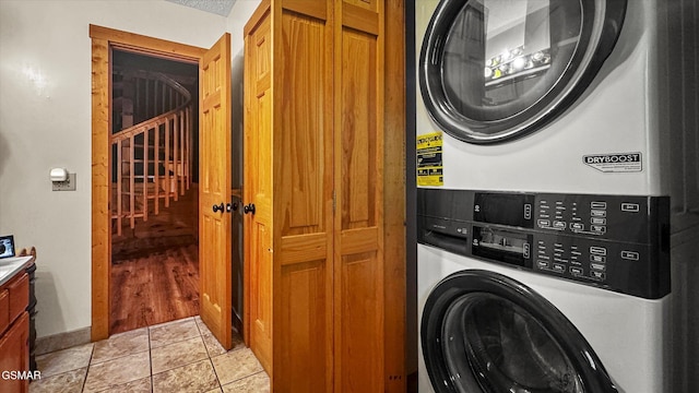308 Brown Wren Way, Gatlinburg, TN 37738 - laundry area featuring stacked washer / dryer