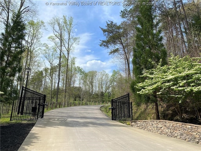 Listing photo 3 for 26 Double Eagle Dr, Charleston WV 25314