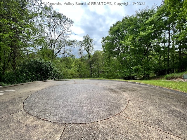 3 Squires Dr, Saint Albans, WV 25177