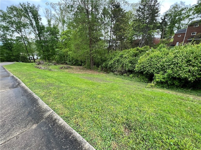 8 Squires Dr, Saint Albans, WV 25177