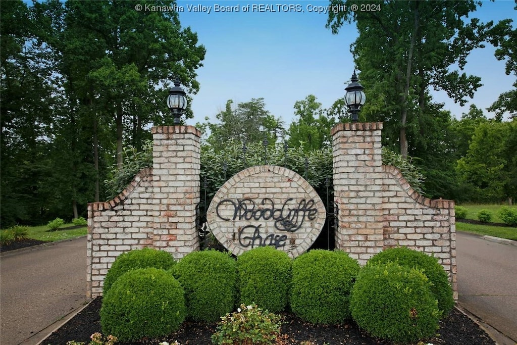 601 Ridgemont Rd, Hurricane, WV 25526
