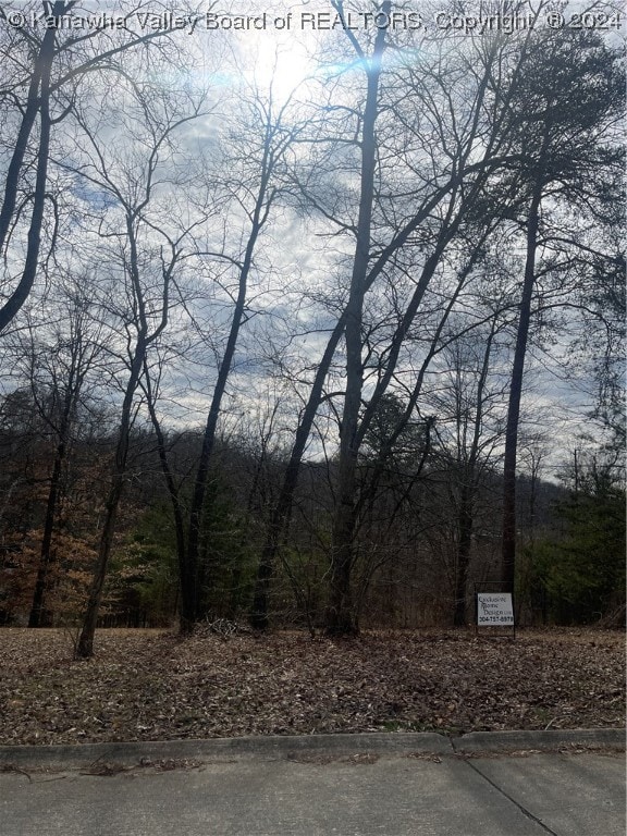 601 Ridgemont Rd, Hurricane, WV 25526