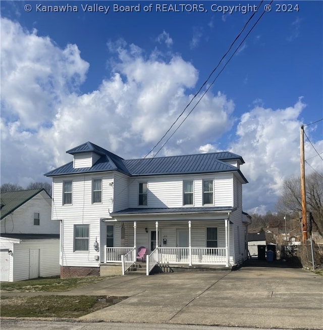 view of front of house with covered porch