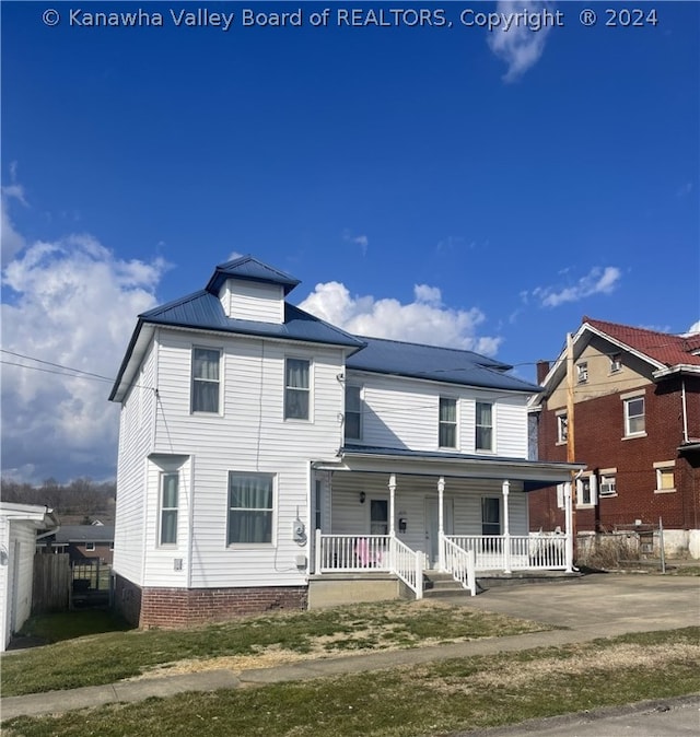 view of front of home featuring a porch