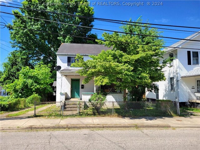 view of front of property