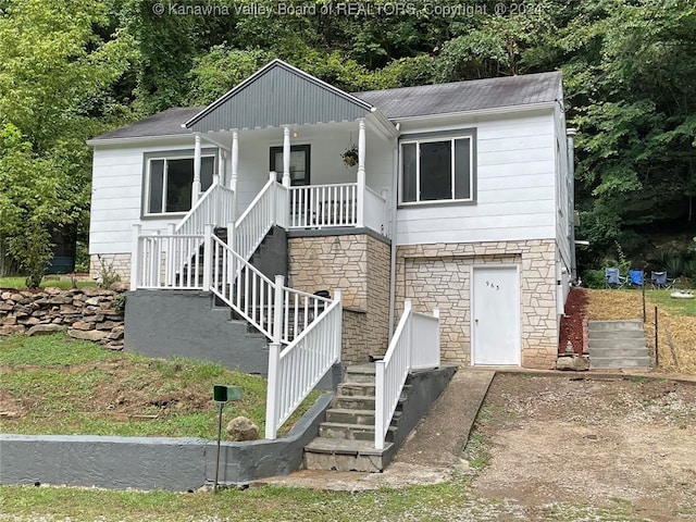 view of front of house featuring covered porch