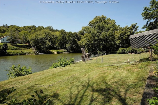 view of yard featuring a water view