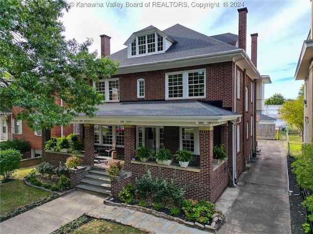 view of front facade featuring a porch