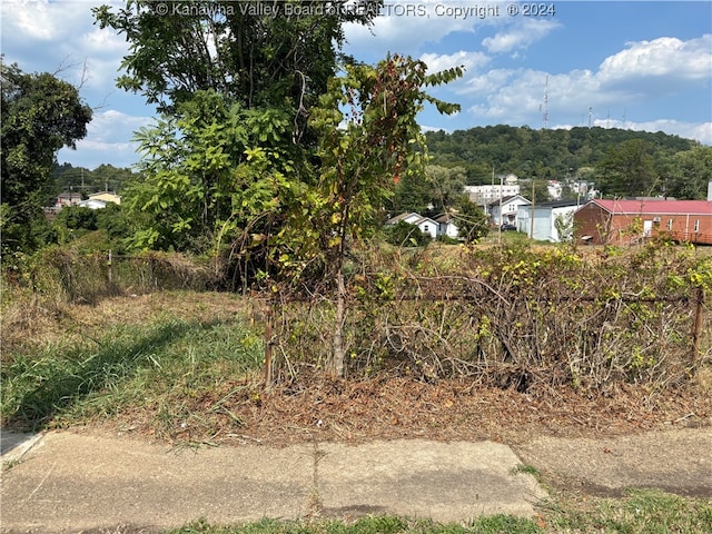 Listing photo 2 for 1708 5th Ave, Charleston WV 25387