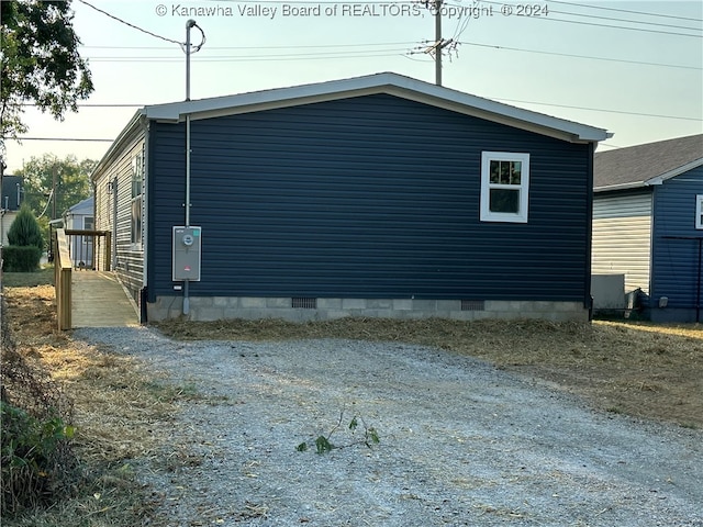 view of side of property