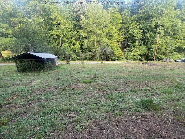 Listing photo 3 for 354 Tango Rd, Yawkey WV 25573