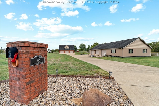 exterior space featuring a front yard