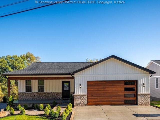 view of front of home featuring a garage