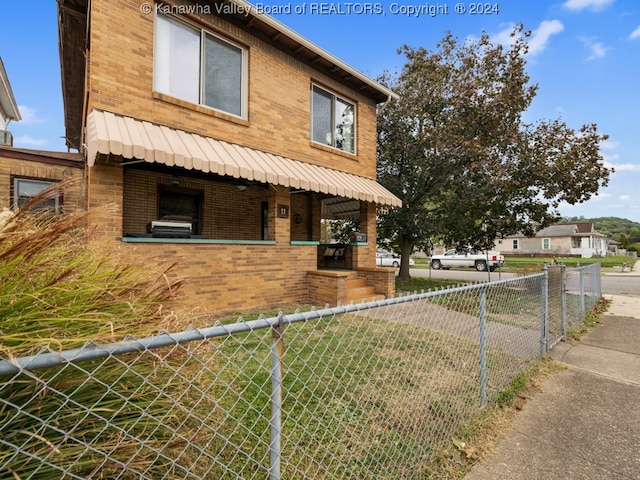 view of front of property