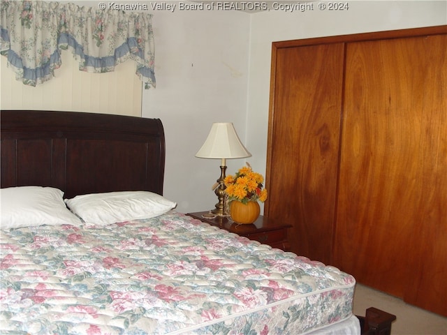 bedroom featuring a closet