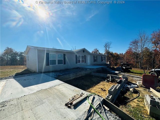 view of front of property