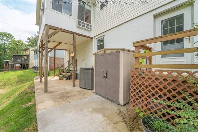 view of patio featuring cooling unit