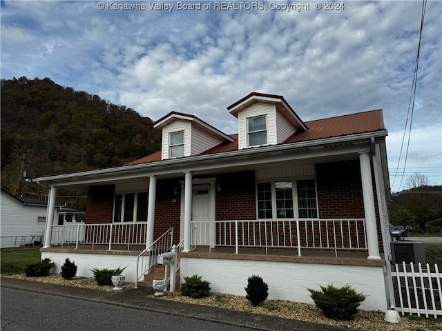 view of front of property with a porch