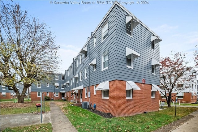 302 Kenna Dr, South Charleston, WV 25309 - view of property