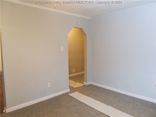 view of carpeted spare room