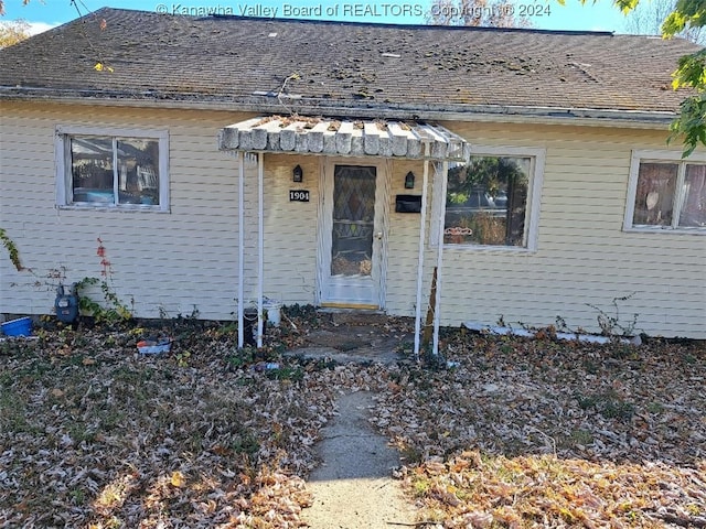 view of front facade