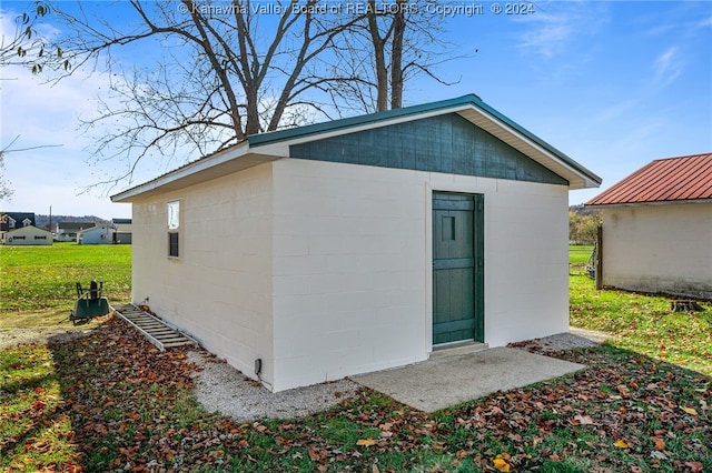 view of outdoor structure