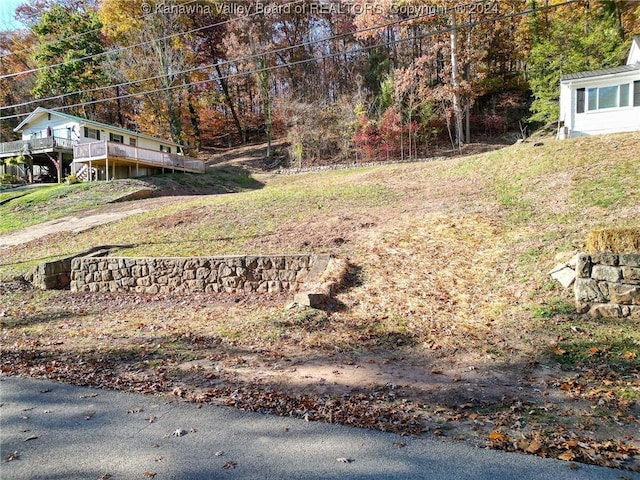 105 Lakeshore Dr, Cross Lanes, WV 25313